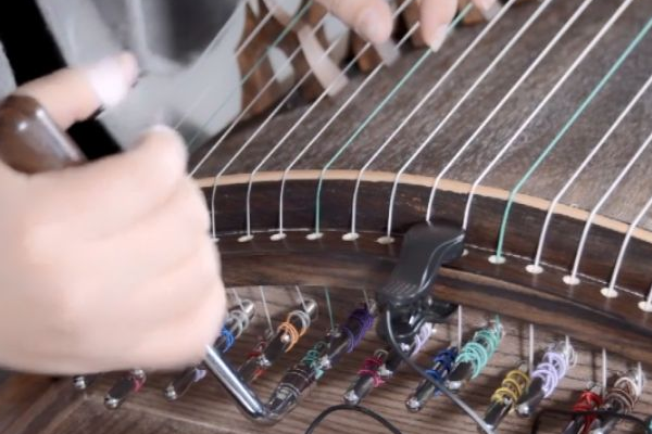 古筝怎么调音？