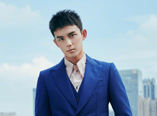 吴磊和吴京是什么关系？为什么吴京在节目后台叫吴磊儿子呢？