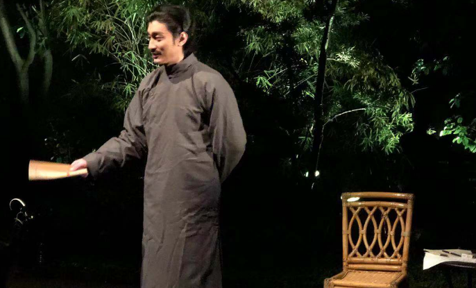 《为了忘却的记念》中白莽是个什么样的人物