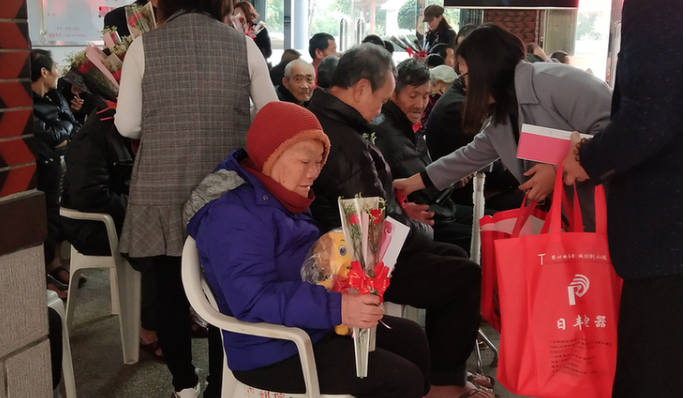 上海5人因错转福利院老人被问责，他们会被如何惩罚？