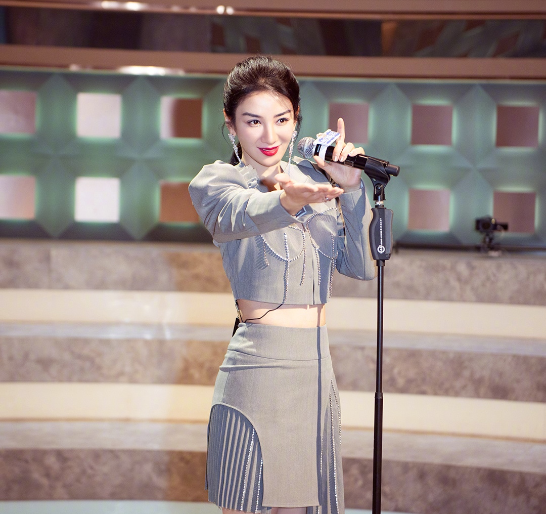 伊能静怼给黄奕写稿的人：不接受这个梗，开玩笑如何把握一个度？