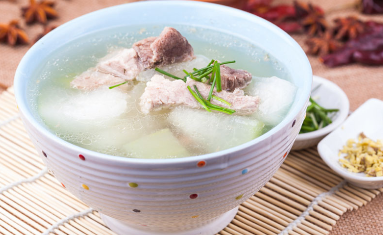 奶奶用放置4年冬瓜水喂孙女致中毒,具体什么情况?