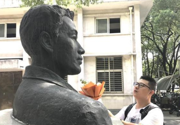 父亲因公殉职,儿子承父遗志考入父亲母校,背后有着怎样的感人故事?