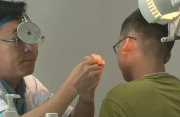 中耳炎有什么症状？