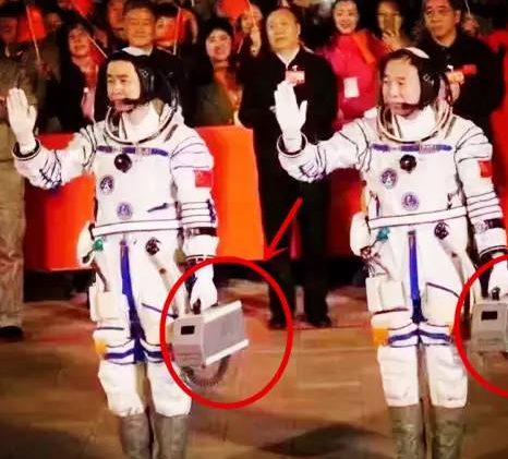 神舟航天员手上拎的神秘小箱子到底是做什么用的?