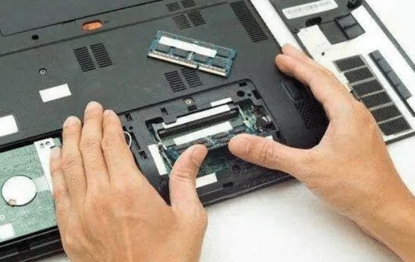 男子花五千多修电脑，带走旧主板却被要求按原价购买，商家有权这么要求吗？