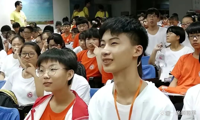 以744分考上清华的寒门贵子庞众望，如今过的怎么样？