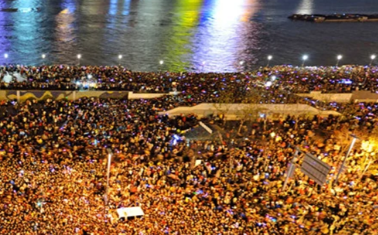 上海外滩踩踏事件是哪一年?