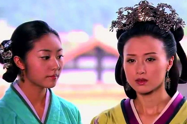 有吕雉和戚夫人的存在,薄夫人是怎么笑到最后的?