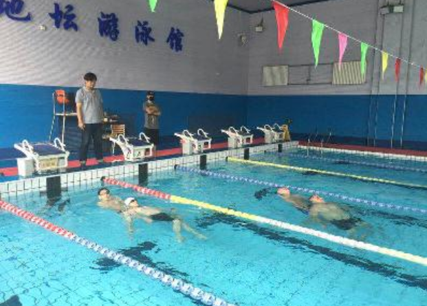 地坛游泳馆的价格是多少?