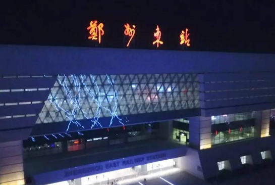 在郑州东站进站口在哪