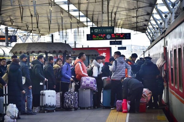 人大代表建议春节假期延长至10天,你觉得春节假期几天最合适?