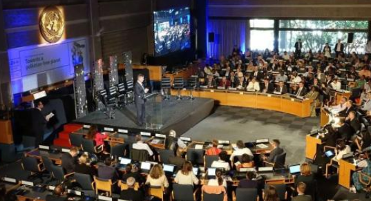 联合国是那六种官方语言?