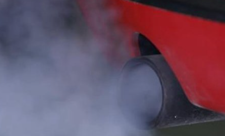 排气管冒白烟怎么回事