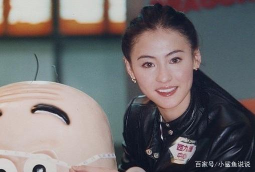 张柏芝开通微博了!发布的第一条微博,宣布了一件什么事呢?