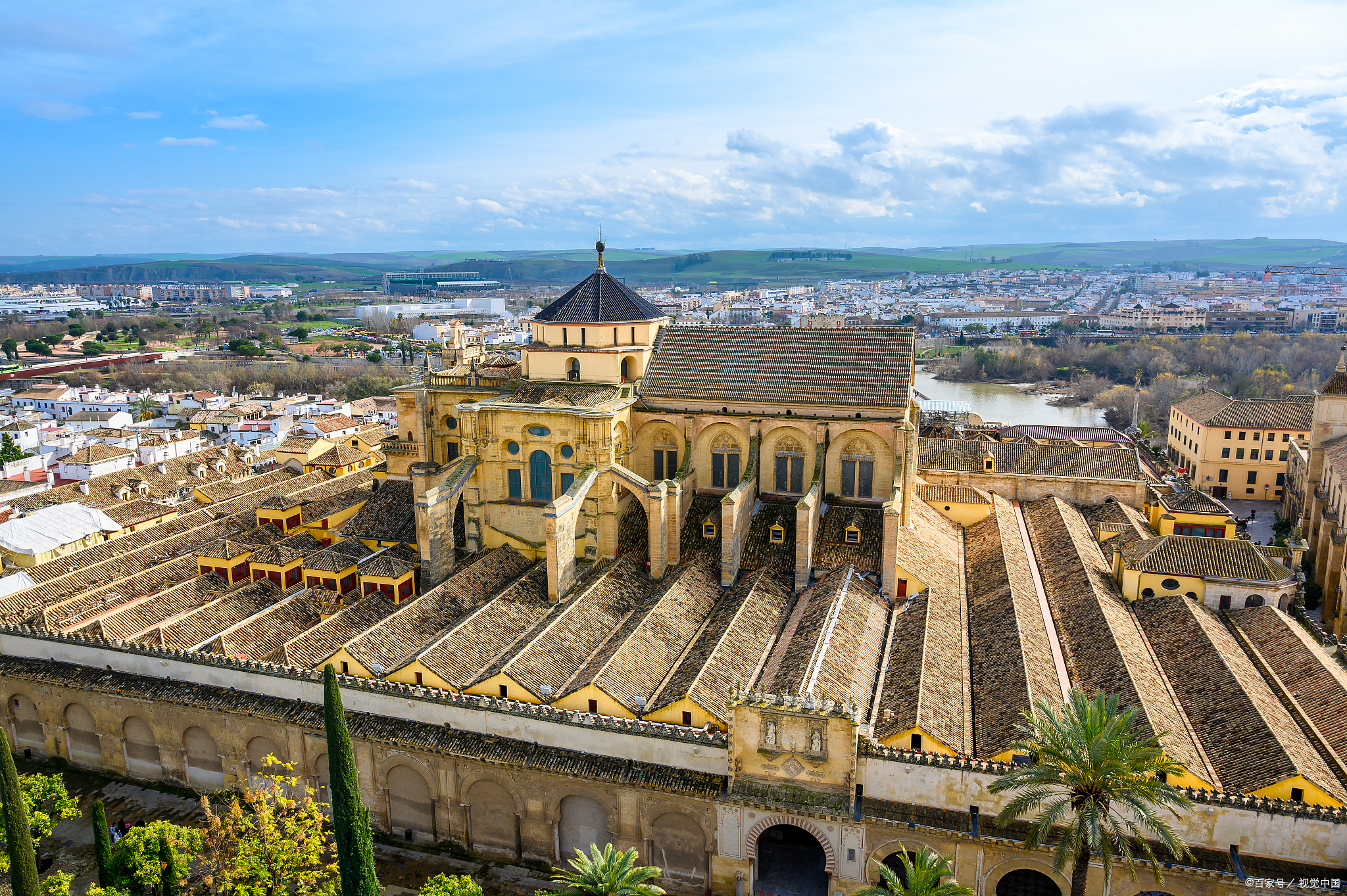 西班牙居留签证办理流程是什么?西班牙居留签证服务费要收多少?