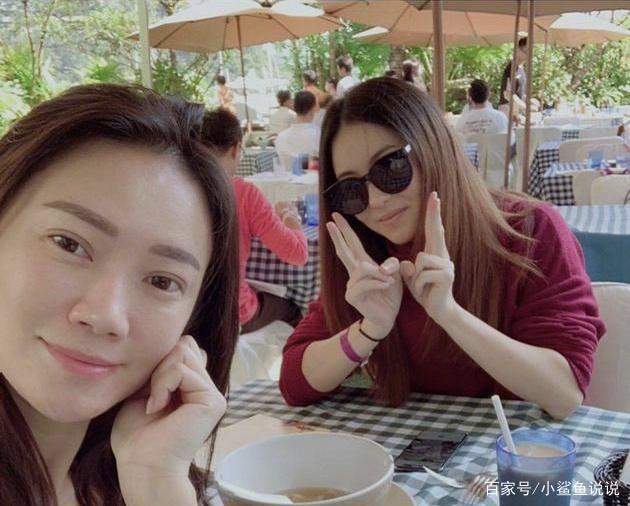 张柏芝开通微博了!发布的第一条微博,宣布了一件什么事呢?