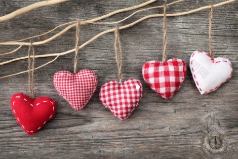 生活中关于情侣的东西有哪些？【全部，至少15个以上】