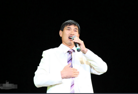 大衣哥是怎么火的？