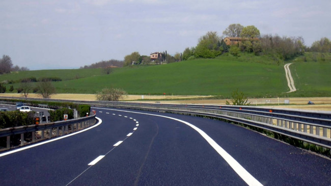 石家庄正定中学和精英中学那个更好一点?比较来说