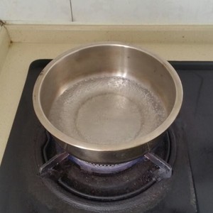 凉粉是用什么材料做成的?