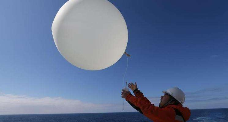 日本仙台上空出现白色不明球体,专家作何解释?