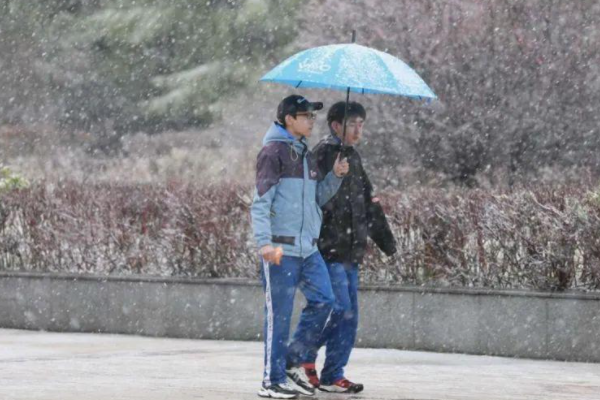 黑龙江漠河五月飞雪,造成五月飞雪的原因是什么?