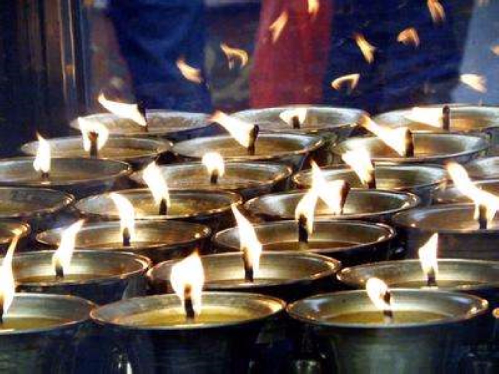 古代墓室长明灯十分神奇，它的工作原理是？