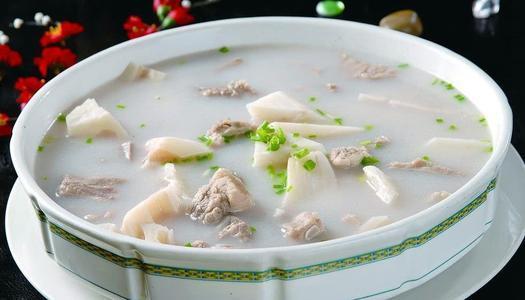 骨头汤里浓白色是蛋白吗？