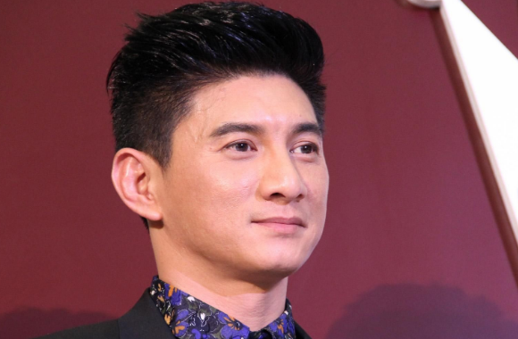 吴奇隆跟窦骁一起喝酒，情绪失控崩溃大哭，他究竟是为什么哭的？