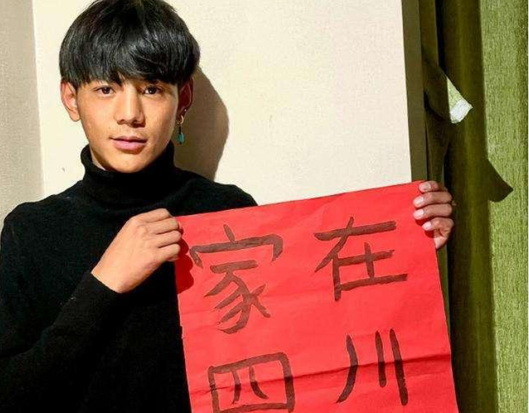 海霞说丁真背后的美值得更多流量？