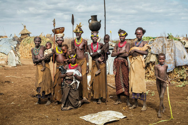 非洲原始部落里,除了女性要进行割礼,男性也需要?