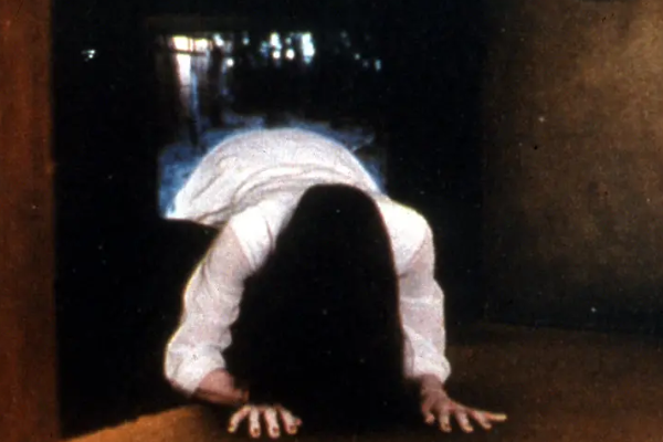 午夜凶铃1的剧情