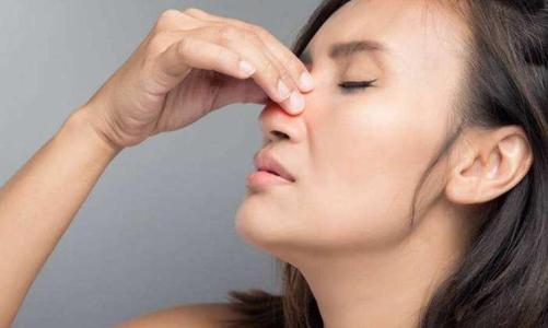 鼻子里面干燥结痂疼痛,这是怎么回事?