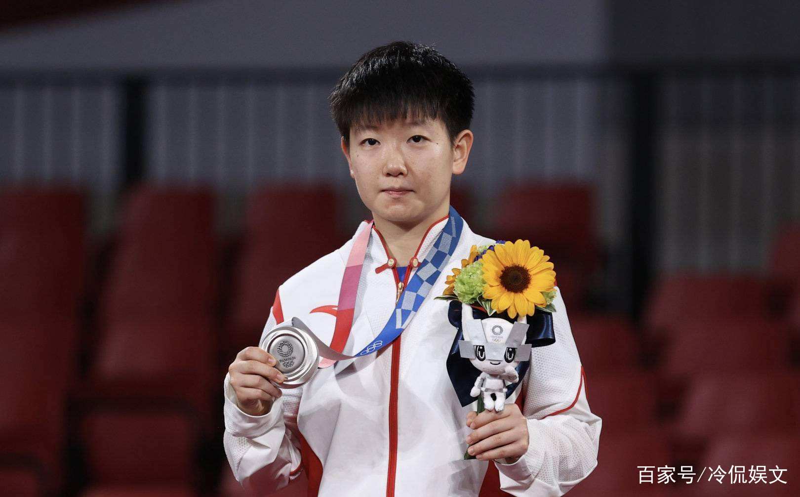 在未来的女乒领军人物中,王曼昱和孙颖莎谁的地位相对高一些?为什么?