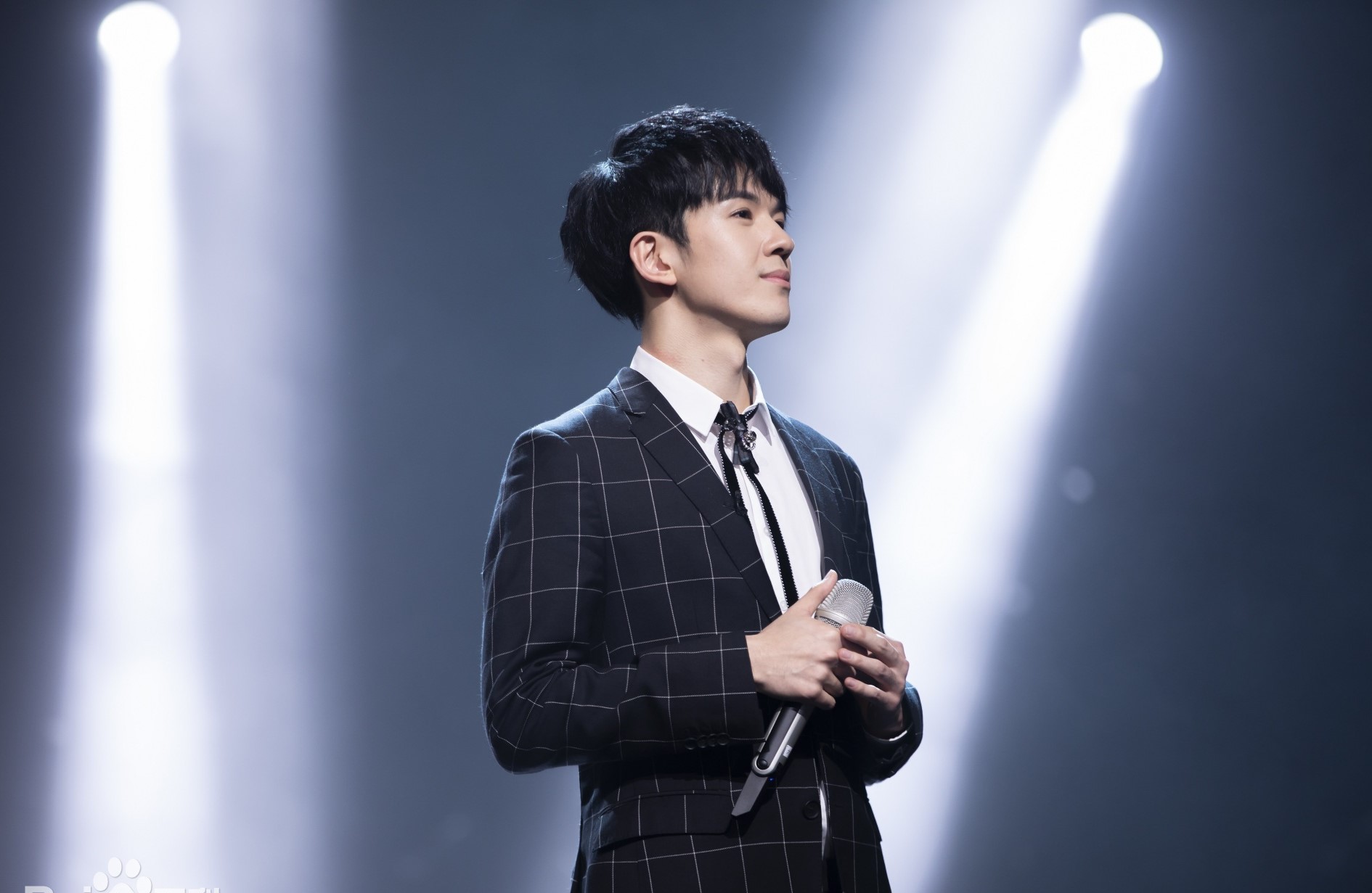 对于郑云龙落户北京事件，公安局是如何回应的？