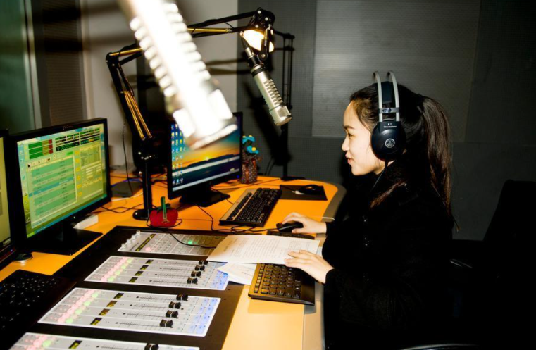 跪求广西电台私家车930在全区的播出频率！！！