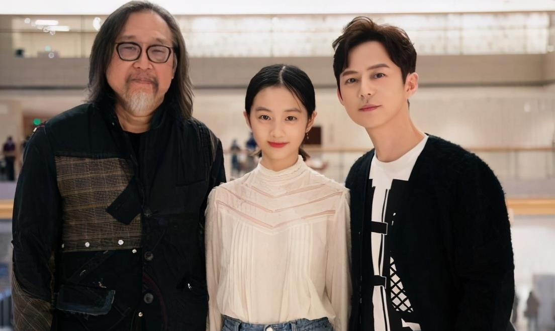 黄磊女儿黄多多近照，是不是像极了孙莉？