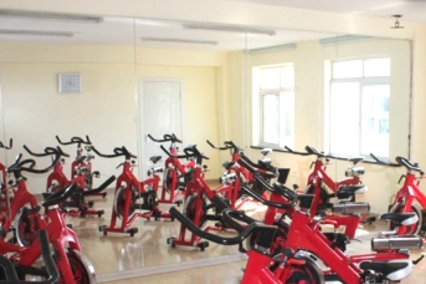 全国知名健身学校都有哪些啊?急~