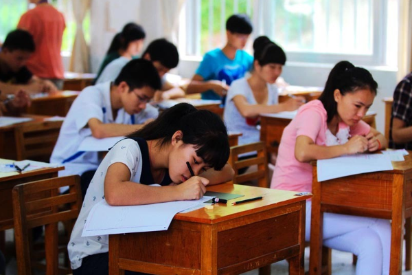 河南考生看数学卷10分钟后弃考，离场遭拒当场崩溃倒地，学生们的压力是不是太大了？