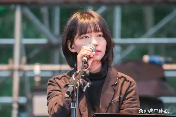 房东的猫主唱王心怡的唱功究竟怎么样？