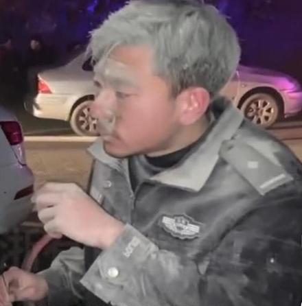 浙江一位95后警官“一夜白头”,对比照为何会令网友破防?