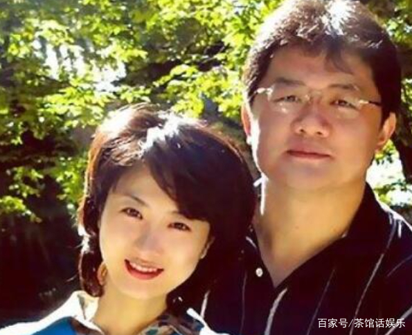 体育主持人张斌主持奥运频道时场面失控,因此被停职发生了啥?