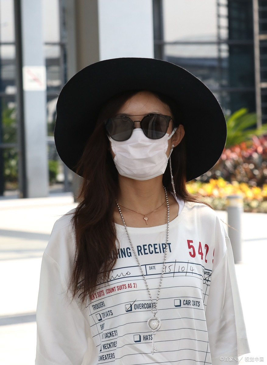 赵丽颖逛街被路人搭讪,路人眼中的她是怎样的?