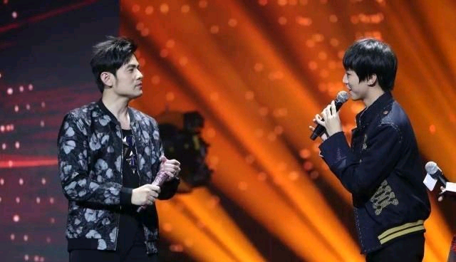 王俊凯是如何追星成功周杰伦的?