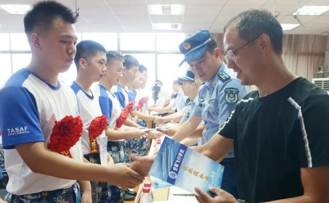 同班17人被空军录取,这是个怎样的班级?