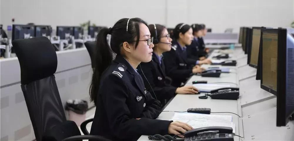 女子打110订外卖接警员机智回答,这种行为是否存在危险?
