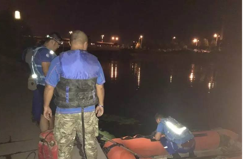 女儿轻生父亲溺亡是怎么回事?