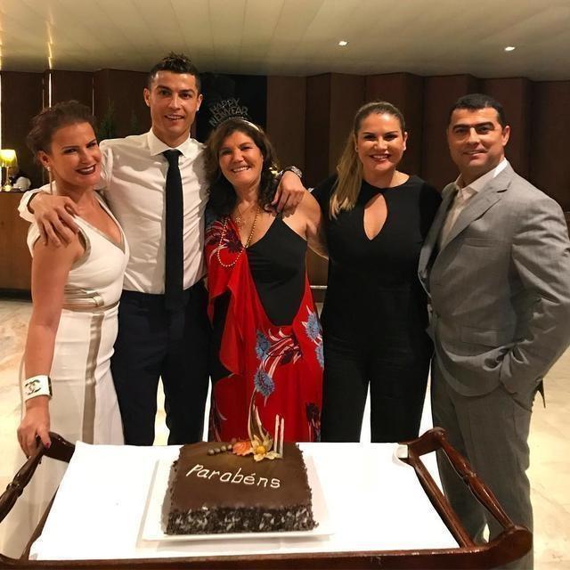 C罗姐姐为什么炮轰金球奖评委评选充满腐败?