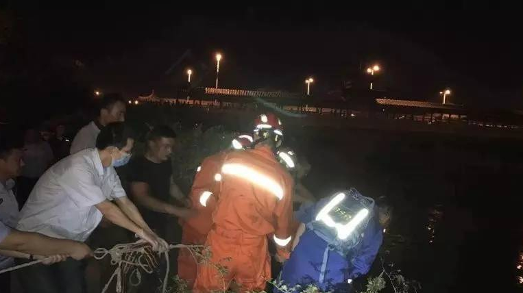 女儿轻生父亲溺亡是怎么回事?